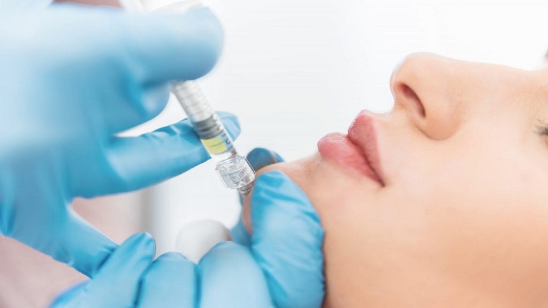 متخصص طب سوزنی اصفهان | هزینه تزریق ژل چانه